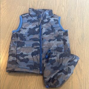 Amazon Essentials Blue and Gray Camouflage Puffer Vest